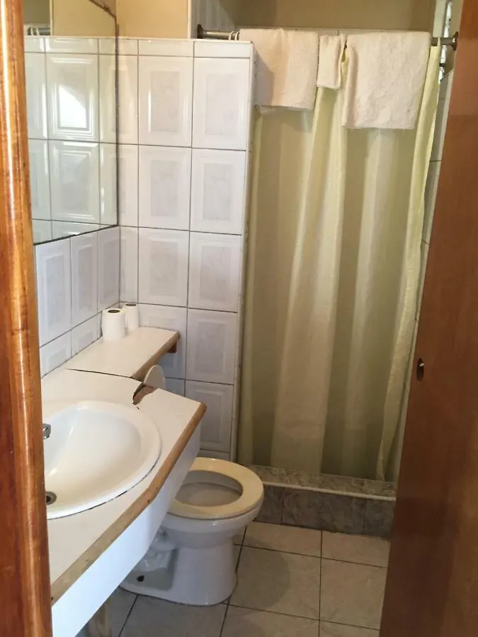 Hotel Callie'S Beach House Portmore