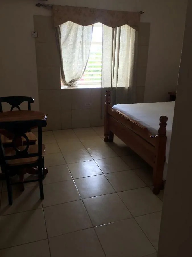 Hotel Callie'S Beach House Portmore 0*,  Jamajka