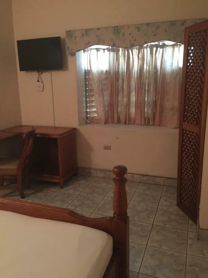 Hotel Callie'S Beach House Portmore Jamajka