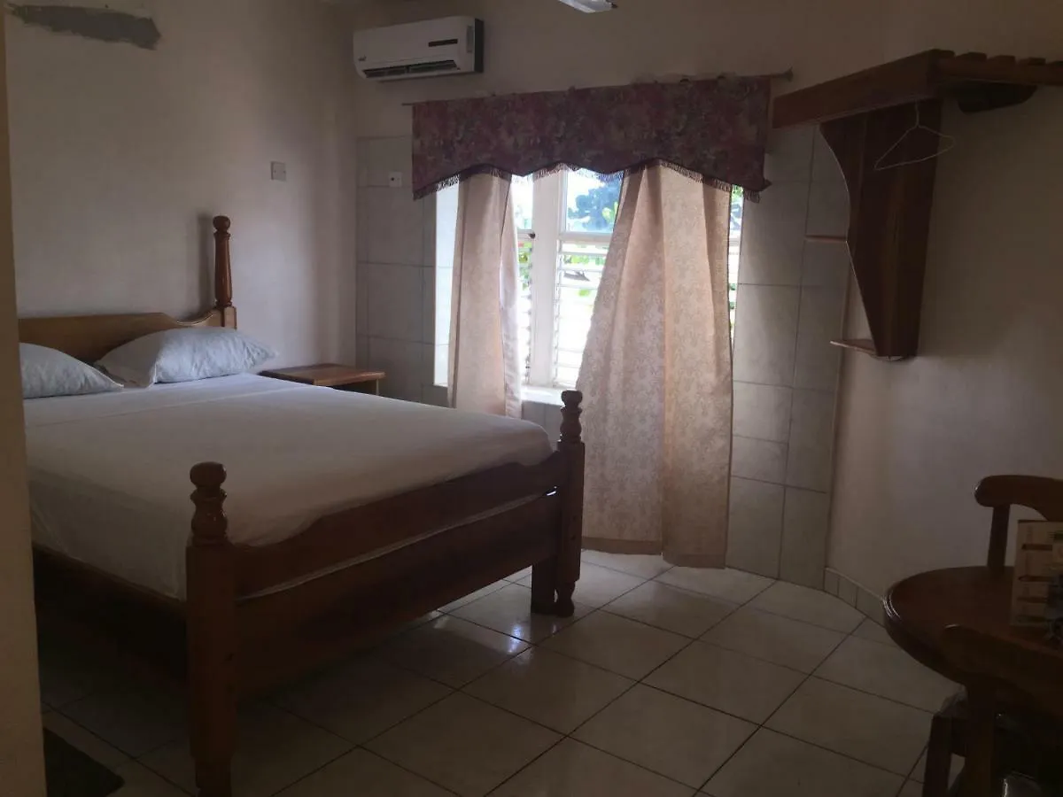 Hotel Callie'S Beach House Portmore 0*,  Jamajka
